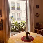 Un nid très calme et chaleureux a Montmartre !