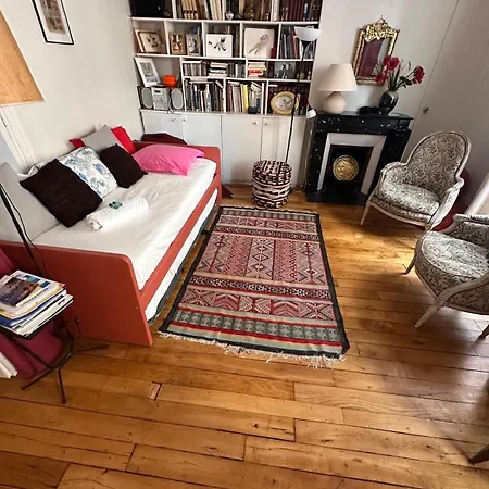 Appartamento Un Nid Très Calme Et Chaleureux A Montmartre ! Parigi
